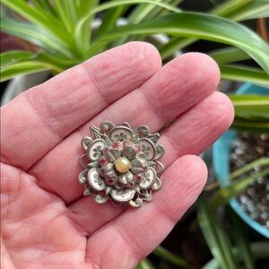 Vtg 40s/50s CORO White Enamel/Pink Rhinestone Dimensional Flower Brooch *READ*